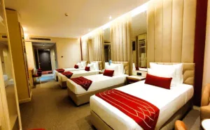 هتل انتخاب مشهد - اتاق 4 تخته (4 تخت 1 نفره)