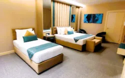 هتل انتخاب مشهد - اتاق 3 تخته (1 تخت 2 نفره 1 تخت 1 نفره)