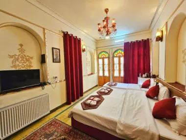 هتل گل آرا اصفهان - اتاق 3 تخته (1 تخت 2 نفره 1 تخت 1 نفره)