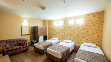 هتل جمشید اصفهان - اتاق 3 تخته (3 تخت 1 نفره)