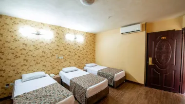 هتل جمشید اصفهان - اتاق 3 تخته (3 تخت 1 نفره)