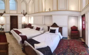 اقامتگاه سنتی یاس اصفهان - اتاق 3 تخته (1 تخت 2 نفره 1 تخت 1 نفره)