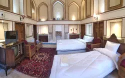 اقامتگاه سنتی یاس اصفهان - اتاق 3 تخته (1 تخت 2 نفره 1 تخت 1 نفره)