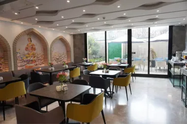 هتل کاربات اصفهان - کافی شاپ