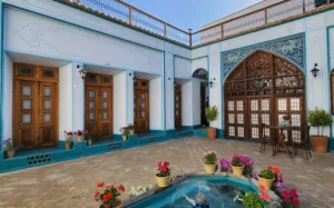 اقامتگاه سنتی شیخ لطف الله اصفهان - نمای محوطه