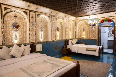 هتل عمارت شهسواران اصفهان - اتاق 3 تخته (1 تخت 2 نفره 1 تخت 1 نفره)