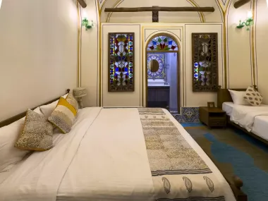 هتل عمارت شهسواران اصفهان - اتاق 3 تخته (1 تخت 2 نفره 1 تخت 1 نفره)