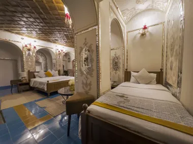 هتل عمارت شهسواران اصفهان - اتاق 3 تخته (1 تخت 2 نفره 1 تخت 1 نفره)