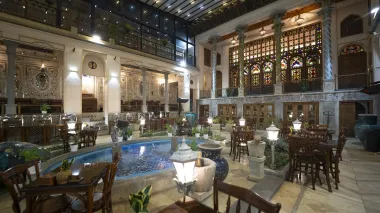 هتل عمارت شهسواران اصفهان - نمای محوطه