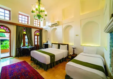 هتل کریاس اصفهان - اتاق 3 تخته (1 تخت 2 نفره 1 تخت 1 نفره)