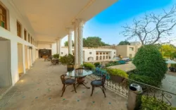 هتل کریاس اصفهان - نمای محوطه