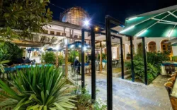 هتل کریاس اصفهان - نمای محوطه