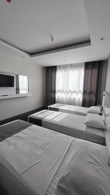 هتل صفوی اصفهان - اتاق 3 تخته (3 تخت 1 نفره)