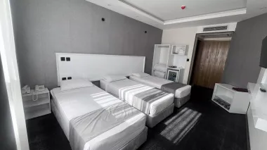 هتل صفوی اصفهان - اتاق 3 تخته (3 تخت 1 نفره)