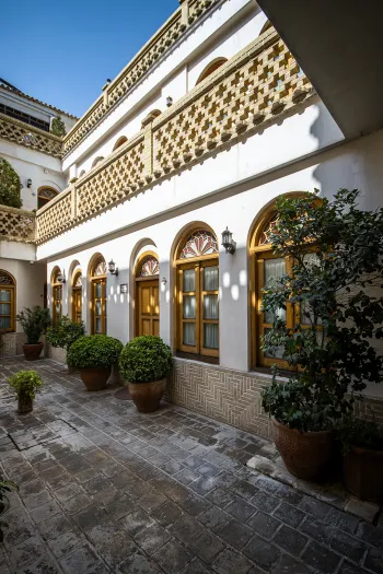 هتل قصر منشی اصفهان - نمای بیرونی