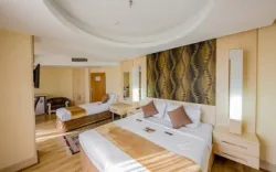 هتل سفیر اصفهان - اتاق 3 تخته (1 تخت 2 نفره 1 تخت 1 نفره)