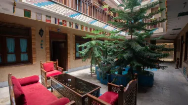 هتل سرای اردیبهشت اصفهان - نمای محوطه