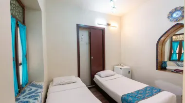 هتل سرای اردیبهشت اصفهان - اتاق 2 تخته (2 تخت 1 نفره)