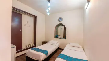 هتل سرای اردیبهشت اصفهان - اتاق 2 تخته (2 تخت 1 نفره)