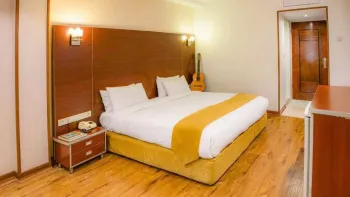 هتل پیروزی اصفهان - اتاق 2 تخته (1 تخت 2 نفره)