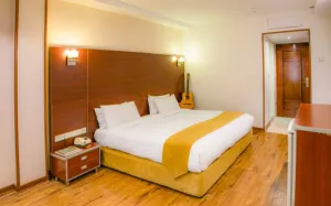 هتل پیروزی اصفهان - اتاق 2 تخته (1 تخت 2 نفره)