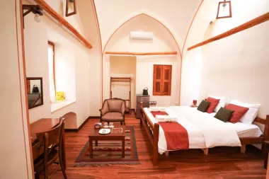 اقامتگاه سنتی میدان کوچک اصفهان - اتاق 2 تخته (1 تخت 2 نفره)