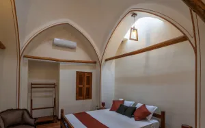 اقامتگاه سنتی میدان کوچک اصفهان - اتاق 2 تخته (1 تخت 2 نفره)