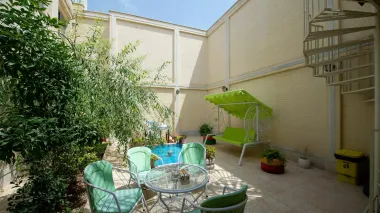 مهمانپذیر بید اصفهان - نمای محوطه