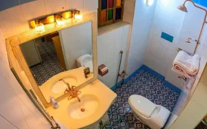 هتل بوتیک خانه معتمدی اصفهان - سرویس بهداشتی و حمام