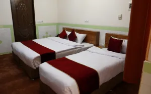 هتل گل افرا شیراز - اتاق 3 تخته (1 تخت 2 نفره 1 تخت 1 نفره)