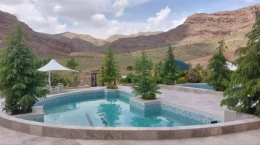 هتل قصر یازده شیراز - نمای محوطه 