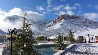 هتل قصر یازده شیراز - نمای محوطه 