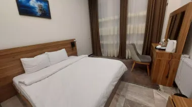 هتل قصر یازده شیراز - اتاق 2 تخته (1 تخت 2 نفره)