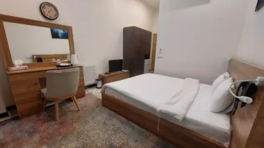 هتل قصر یازده شیراز - اتاق 2 تخته (1 تخت 2 نفره)