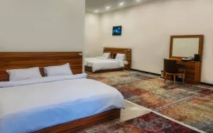 هتل قصر یازده شیراز - اتاق 4 تخته (1 تخت 2 نفره 2 تخت 1 نفره)