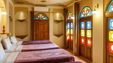 اقامتگاه سنتی سپهری شیراز - اتاق 4 تخته (4 تخت 1 نفره)