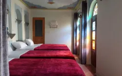 اقامتگاه سنتی سپهری شیراز - اتاق 4 تخته (4 تخت 1 نفره)