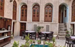 اقامتگاه سنتی سپهری شیراز - نمای محوطه 