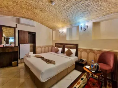 هتل پنج دری شیراز - اتاق 2 تخته (1 تخت 2 نفره)