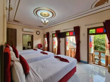 هتل پنج دری شیراز - اتاق 3 تخته (3 تخت 1 نفره)