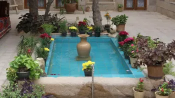 هتل ماه منیر شیراز - نمای محوطه