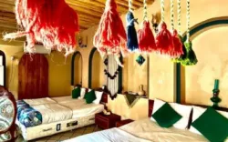 هتل ماه منیر شیراز - اتاق 4 تخته (2 تخت 2 نفره)