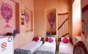 هتل ماه منیر شیراز - اتاق 3 تخته (3 تخت 1 نفره)