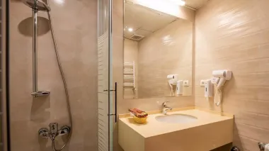 هتل شیرازیس شیراز - سرویس بهداشتی و حمام 