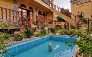 اقامتگاه سنتی فروغ مهر شیراز - نمای محوطه