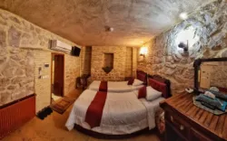 اقامتگاه سنتی فروغ مهر شیراز - نمای اتاق 