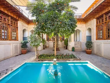 هتل بوتیک ایران مهر شیراز - نمای محوطه 