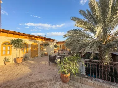 هتل بوتیک ایران مهر شیراز - نمای محوطه 