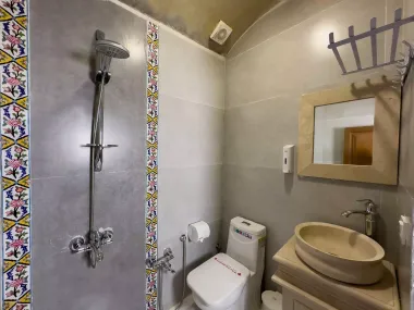 هتل بوتیک ایران مهر شیراز - سرویس بهداشتی و حمام