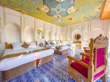 هتل بوتیک ایران مهر شیراز - اتاق 4 تخته (1 تخت 2 نفره 2 تخت 1 نفره)